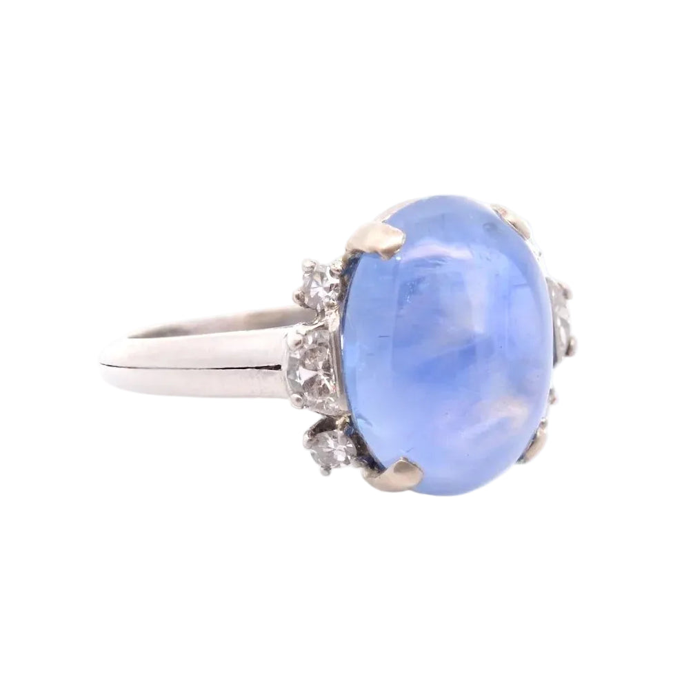 Bague en or blanc, saphir et diamants