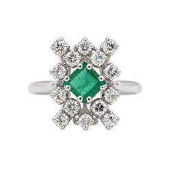 Bague Marguerite en or blanc, émeraude et diamants