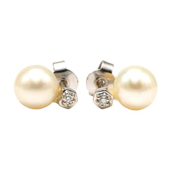 White Gold Earrings with Pearls and Diamonds