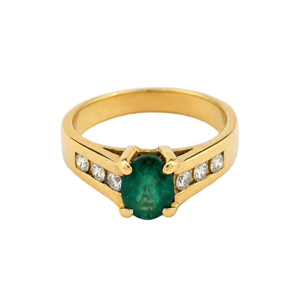 Yellow Gold Solitaire Ring with Emerald and Diamonds