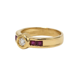 Yellow gold ring with rubies and diamonds