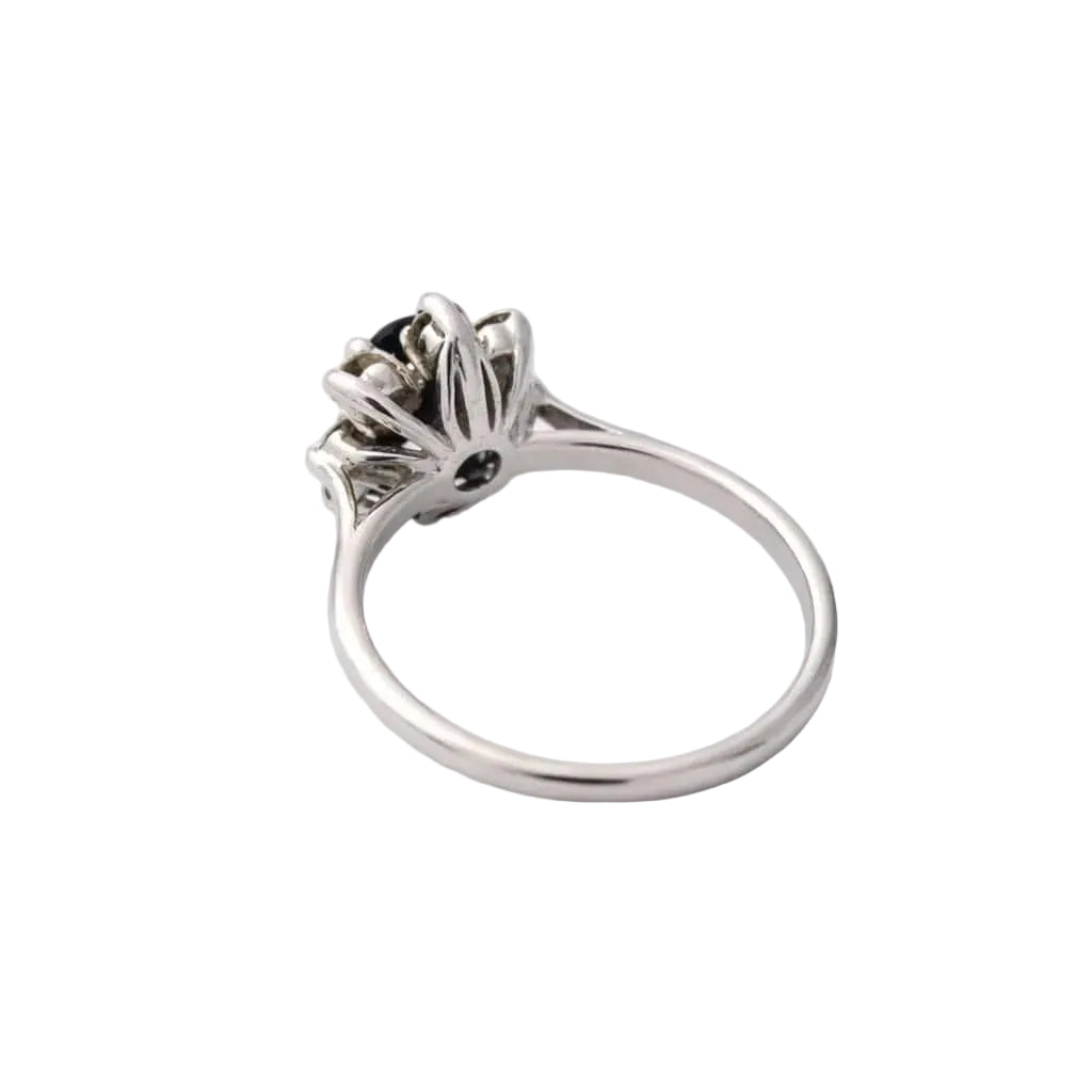 Marguerite Ring in White Gold, Sapphire, and Diamonds