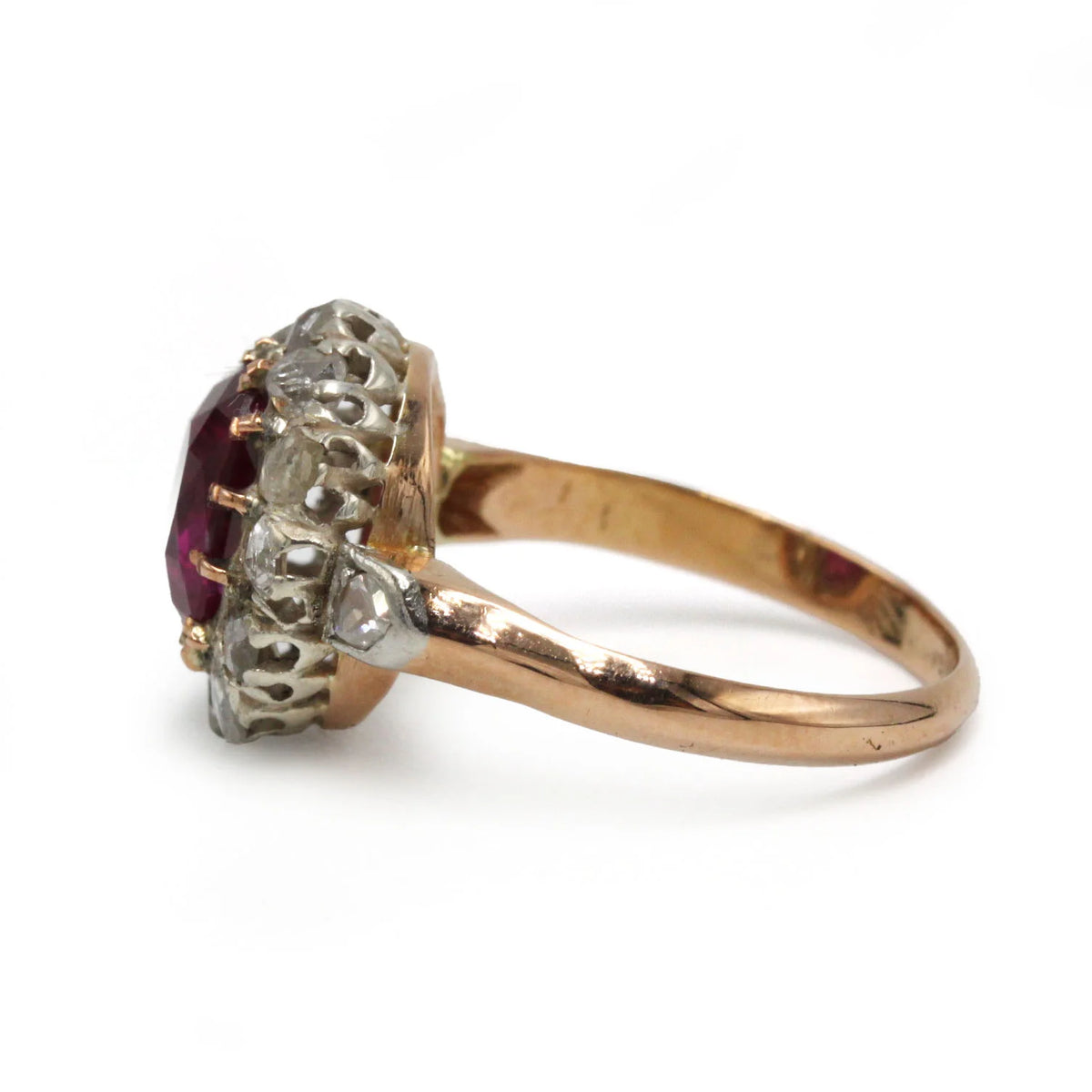 Marguerite Ring in yellow gold, Platinum, Rubies, and Diamonds