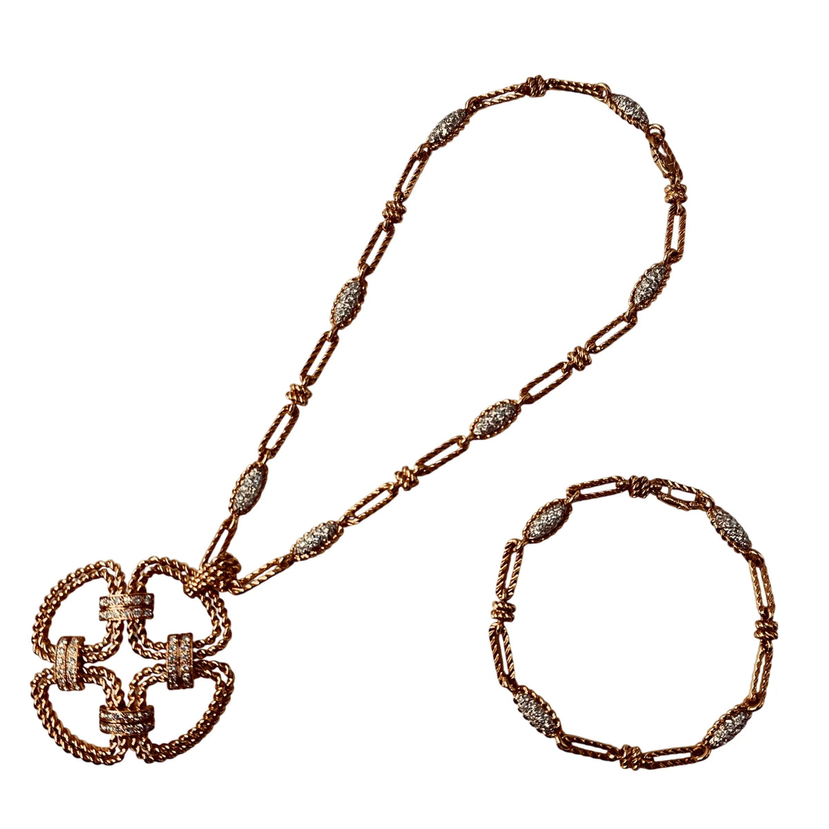 Necklace - FRED pendant in yellow gold and diamonds