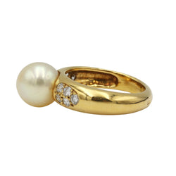 Yellow Gold Solitaire Ring with a Pearl and Diamonds