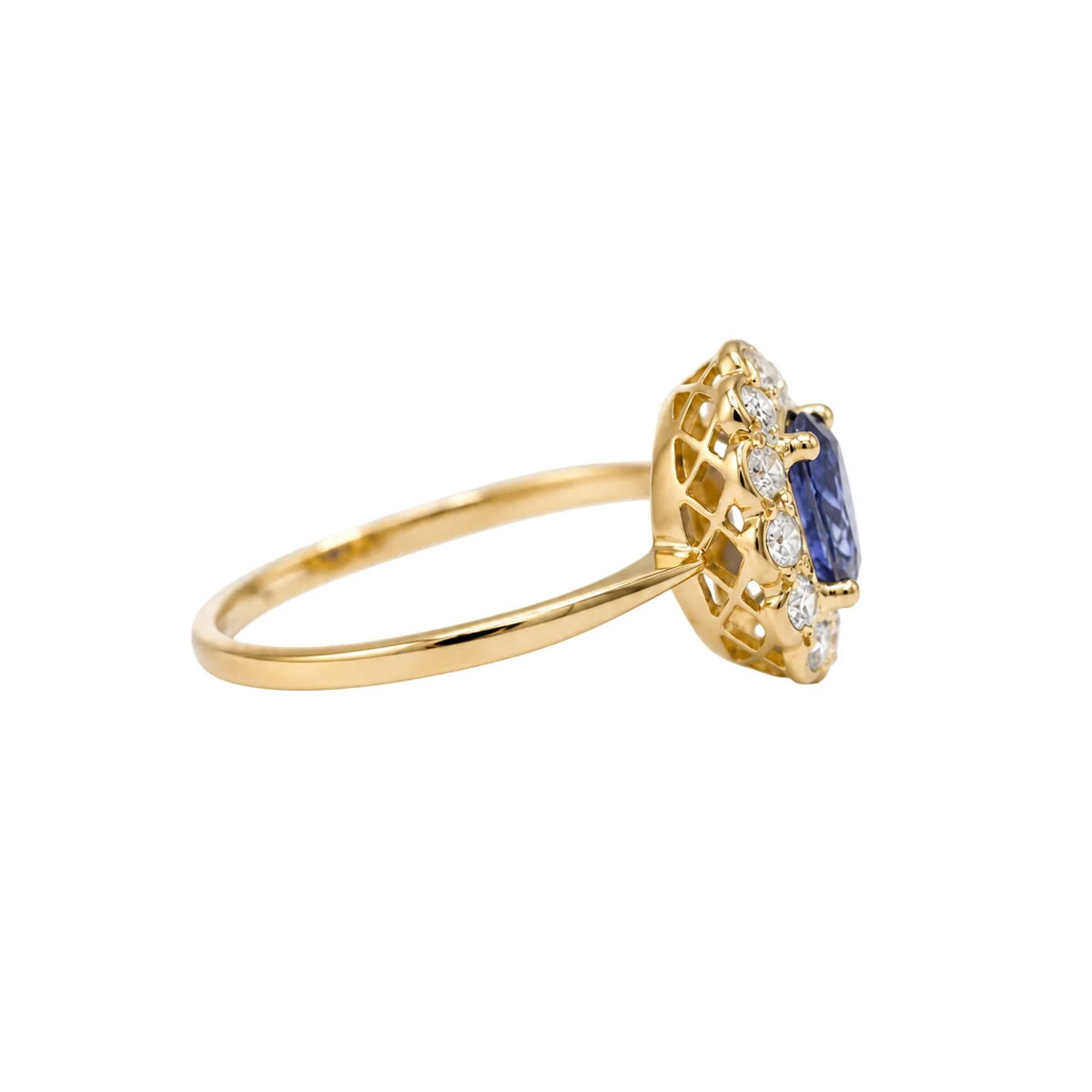 Marguerite Ring in Yellow Gold, Sapphire, and Diamonds