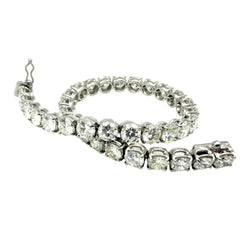 "Ligne" Bracelet in White Gold and Diamonds