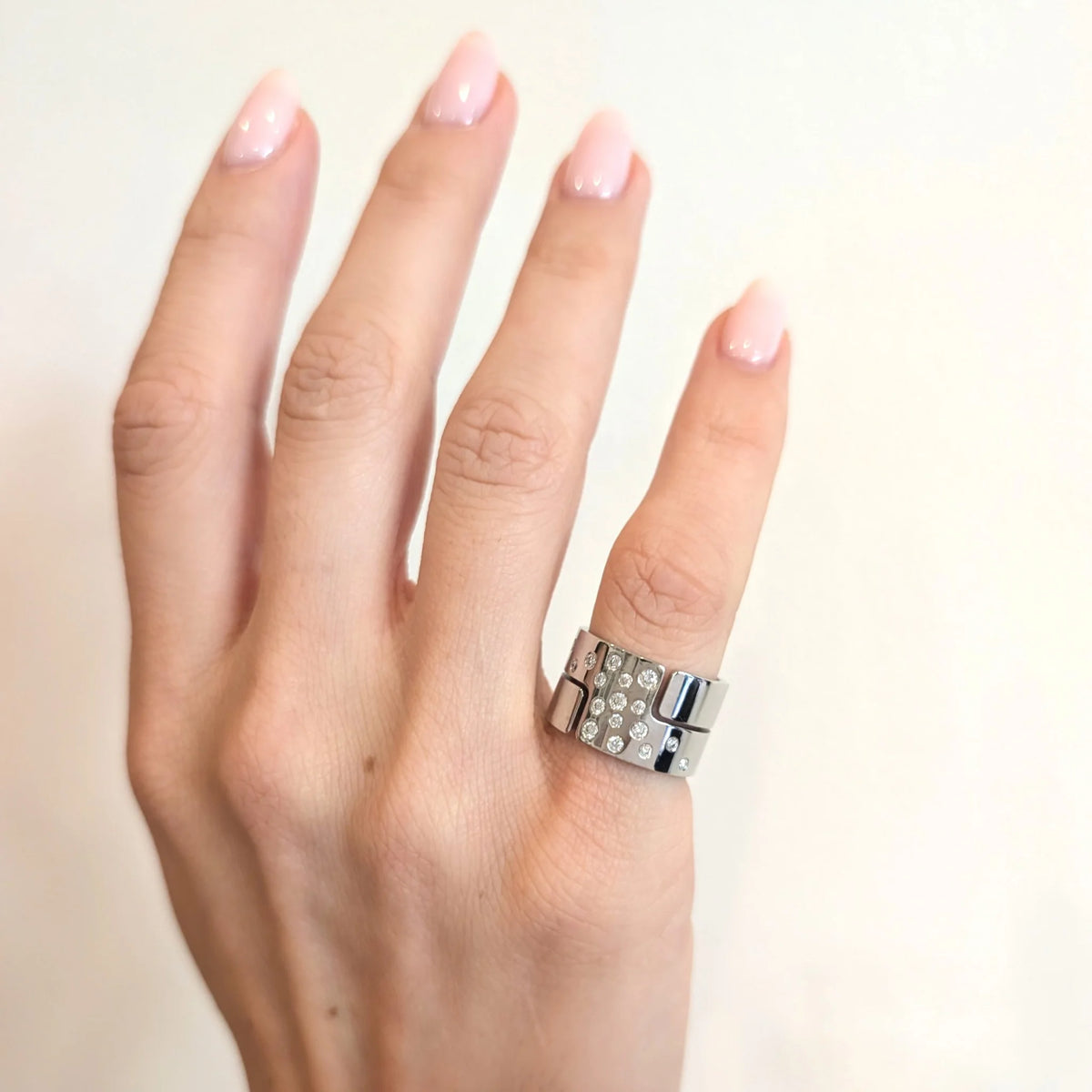 DINH VAN "Seventies" Band Ring in White Gold and Diamonds