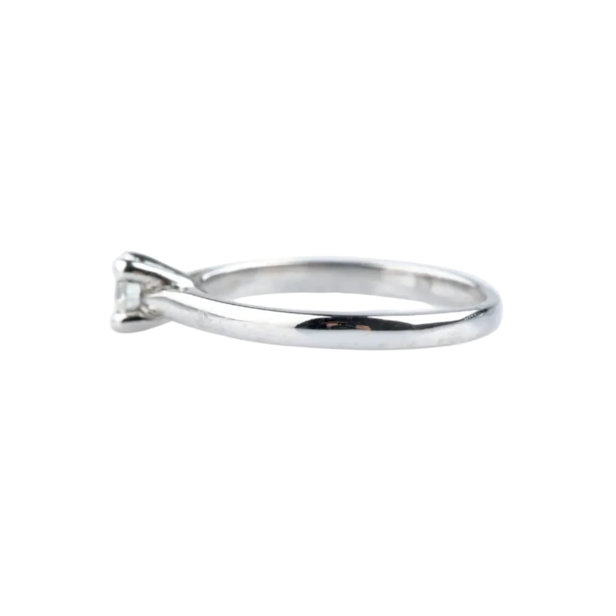 White Gold Solitaire Ring with Diamond