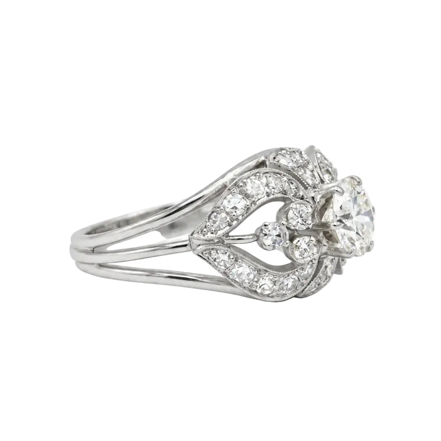 Entourage Ring in Platinum and Diamonds