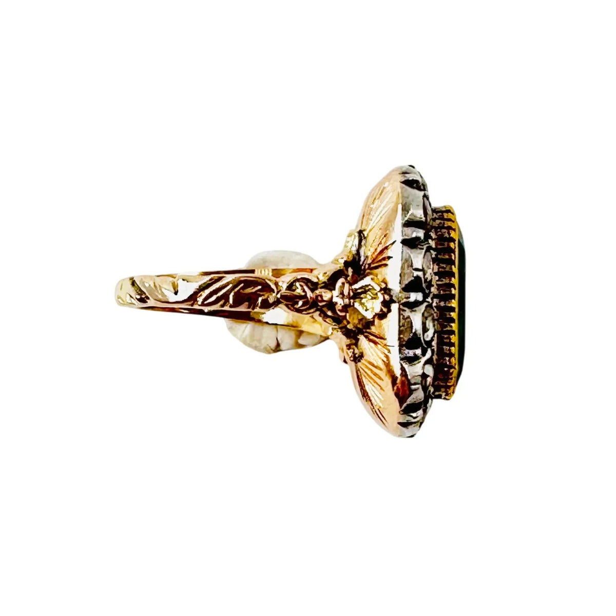 Vintage Ring in Yellow gold, Silver, Emerald, and Diamonds