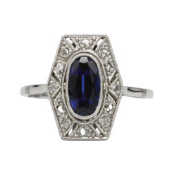 Entourage Ring in white gold, sapphire, and diamonds