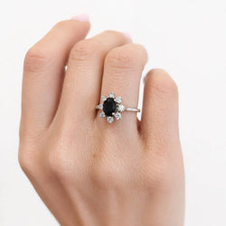 Marguerite Ring in White Gold, Sapphire, and Diamonds