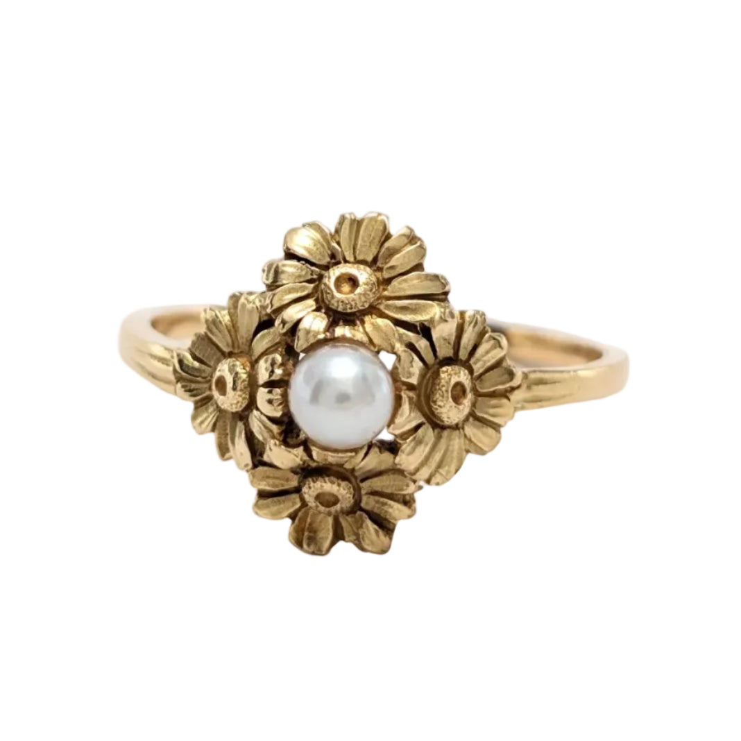 Yellow Gold and Pearl Ring