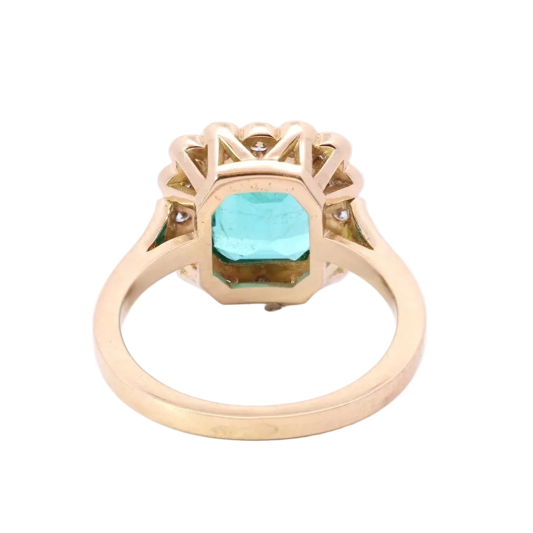 "Entourage" Ring in Yellow Gold, Emerald, and Diamonds