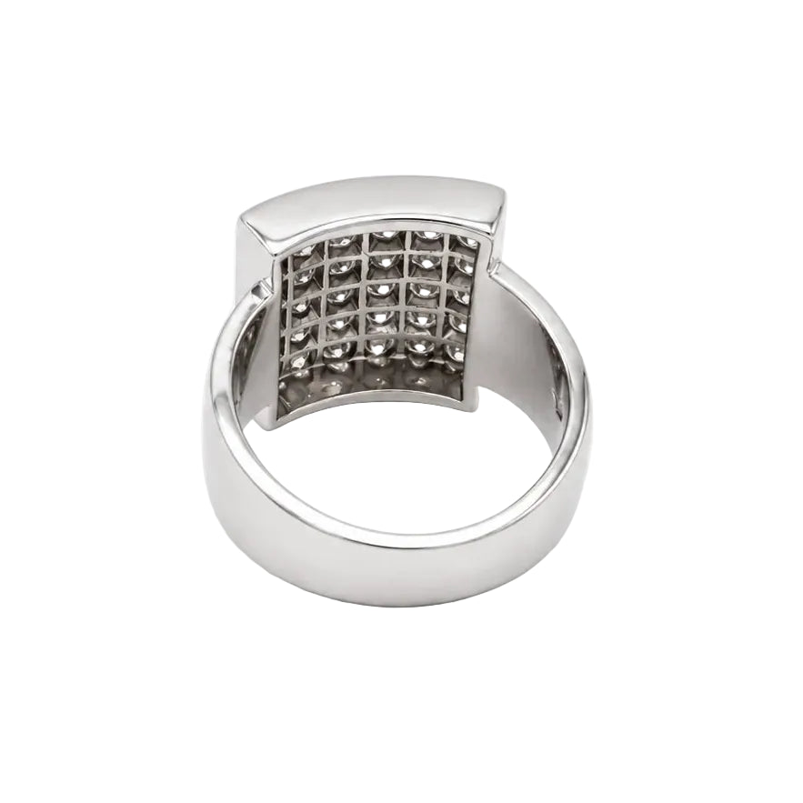Bague Pavée en or blanc et diamants