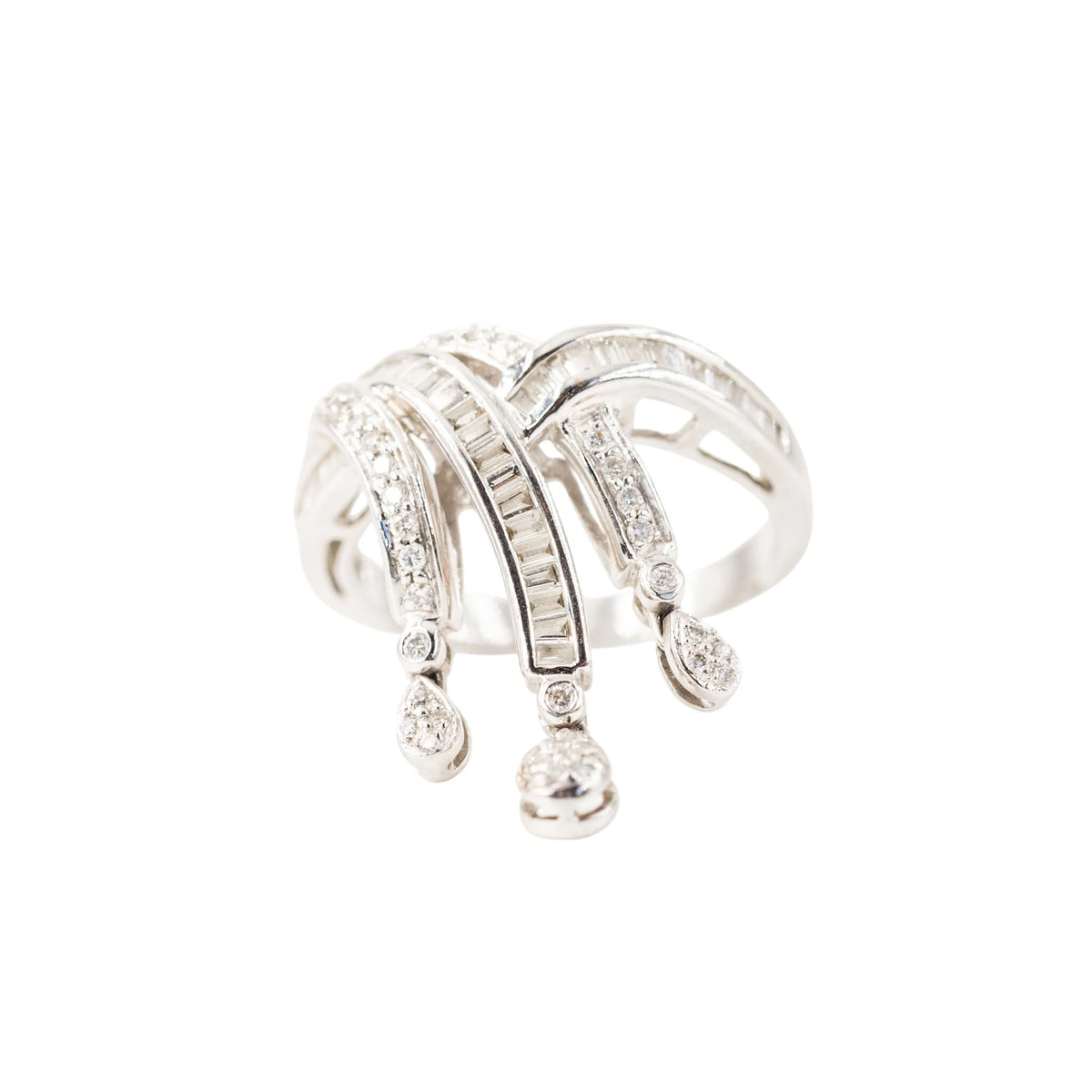 "Rubans" Ring in White Gold and Diamonds