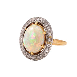 Bague Entourage en or jaune, platine, opale et diamants
