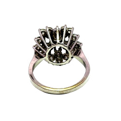 Marguerite Ring in White Gold and Diamonds