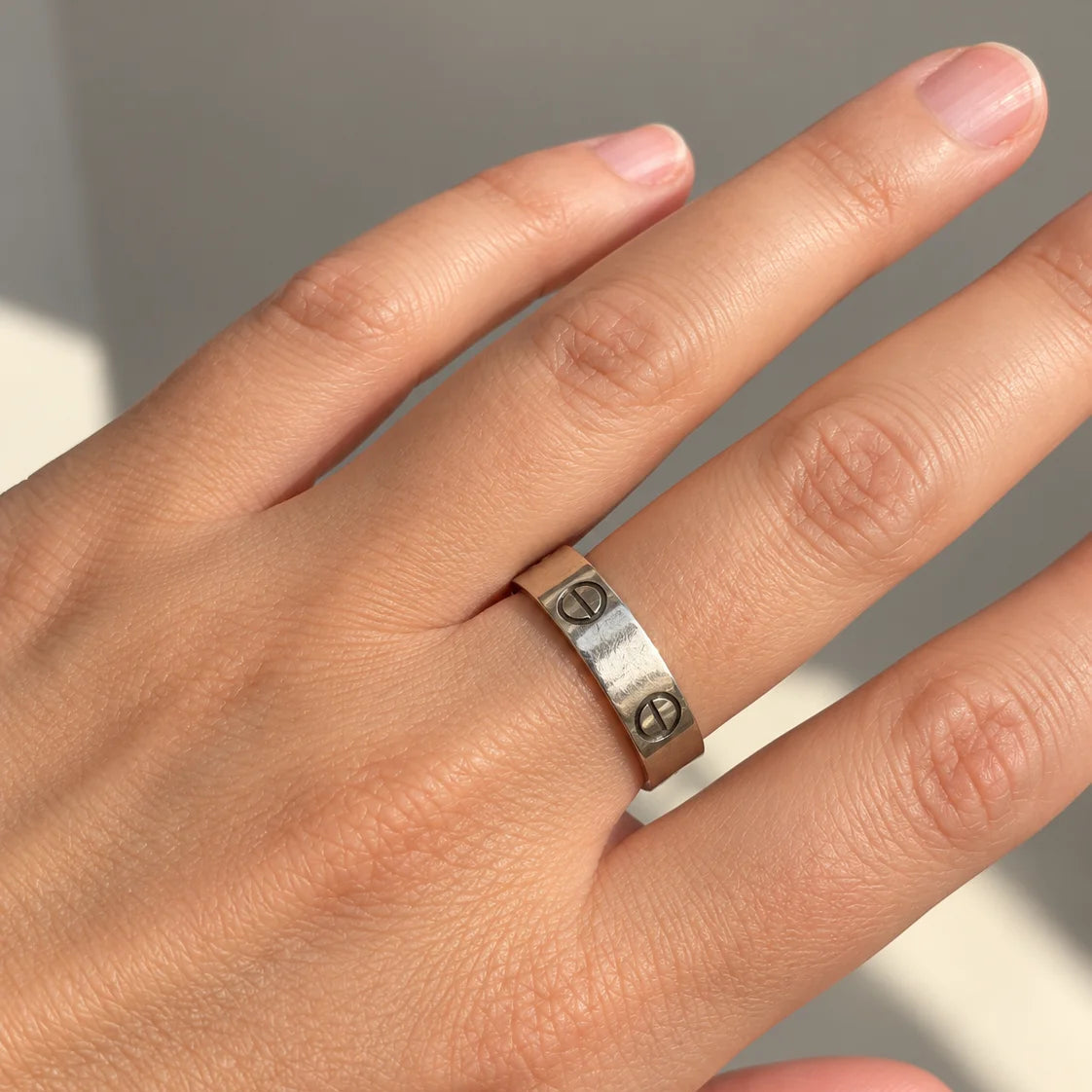 Bague Alliance CARTIER Love en or blanc