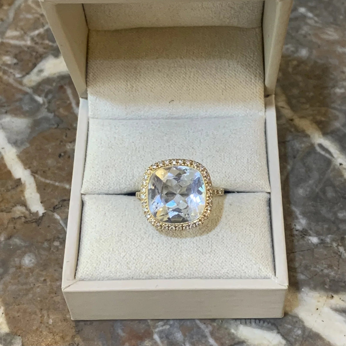 ISABELLE LANGLOIS "Entourage" Ring in yellow gold, aquamarine, and diamonds