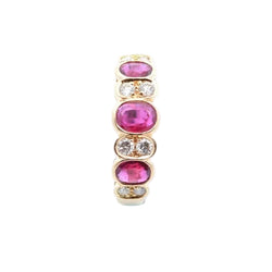 Bague Alliance en or jaune, rubis et diamants