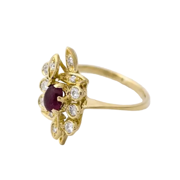 Entourage Ring in yellow gold, rubies, and diamonds