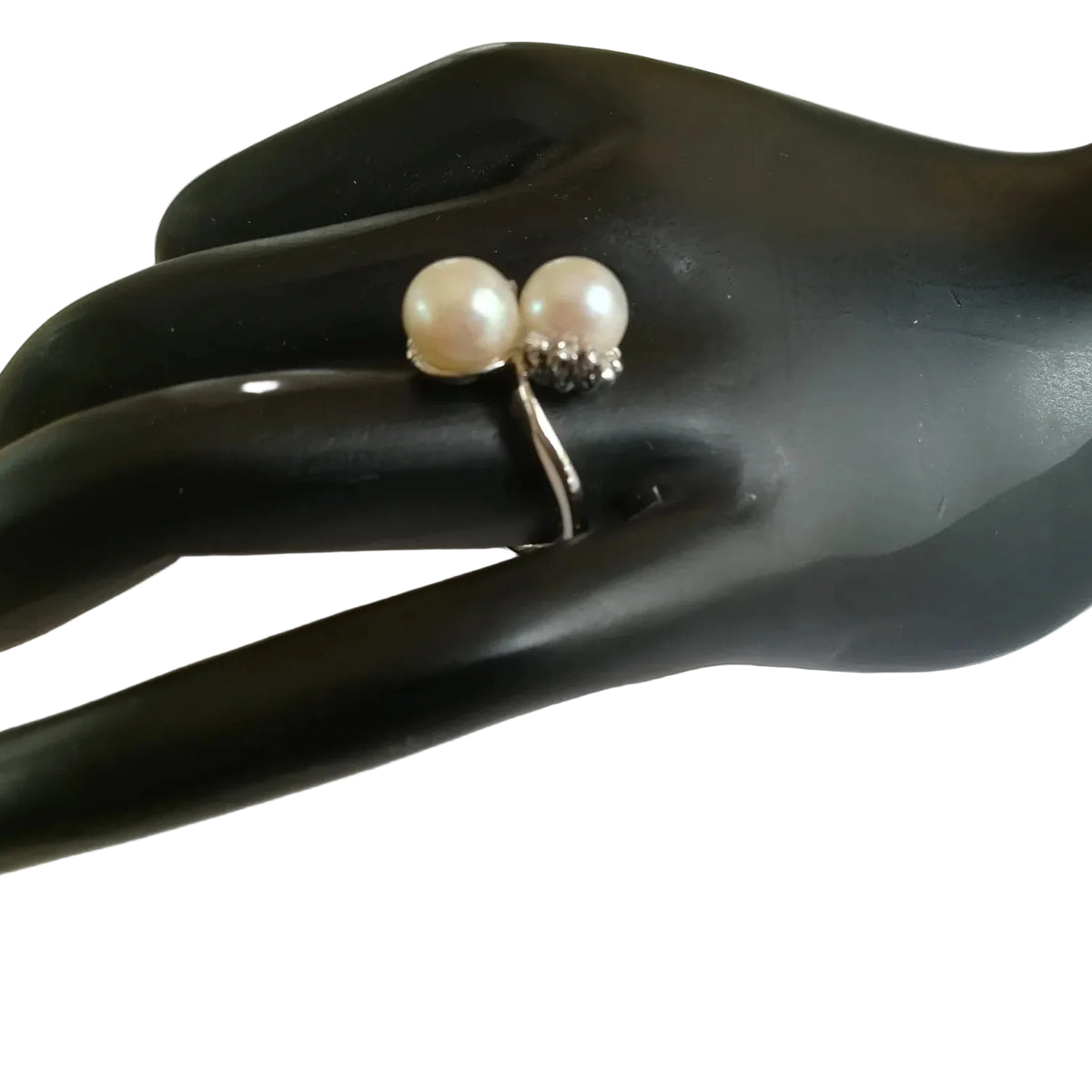 "Toi et Moi" Ring in White Gold, Pearls, and Diamonds