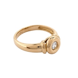 Yellow Gold Solitaire Ring with Diamond