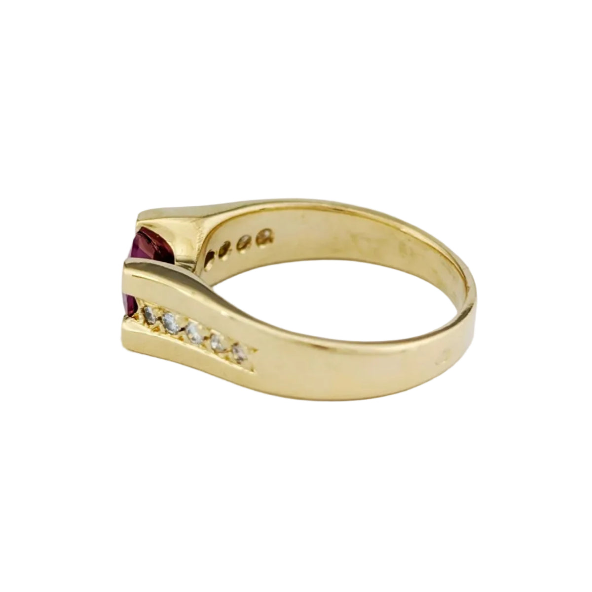 Yellow Gold Solitaire Ring with Ruby and Diamonds