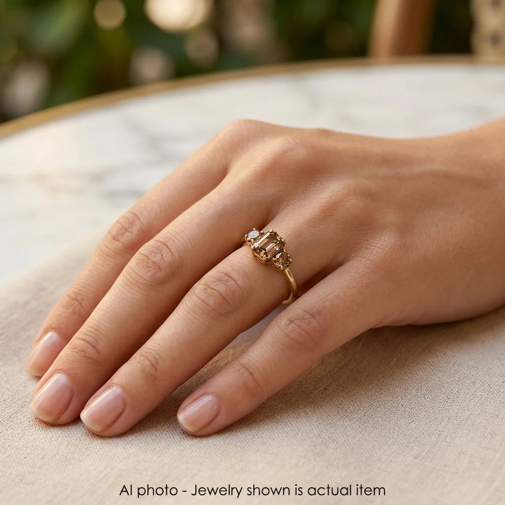Trilogy Ring in Yellow Gold and Diamonds
