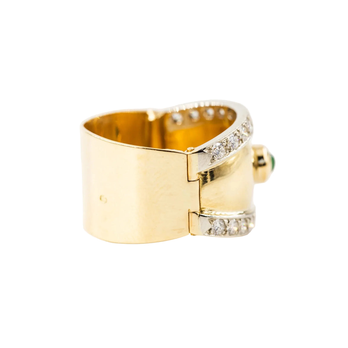 Yellow gold ring with diamonds and a Cabochon-cut emerald