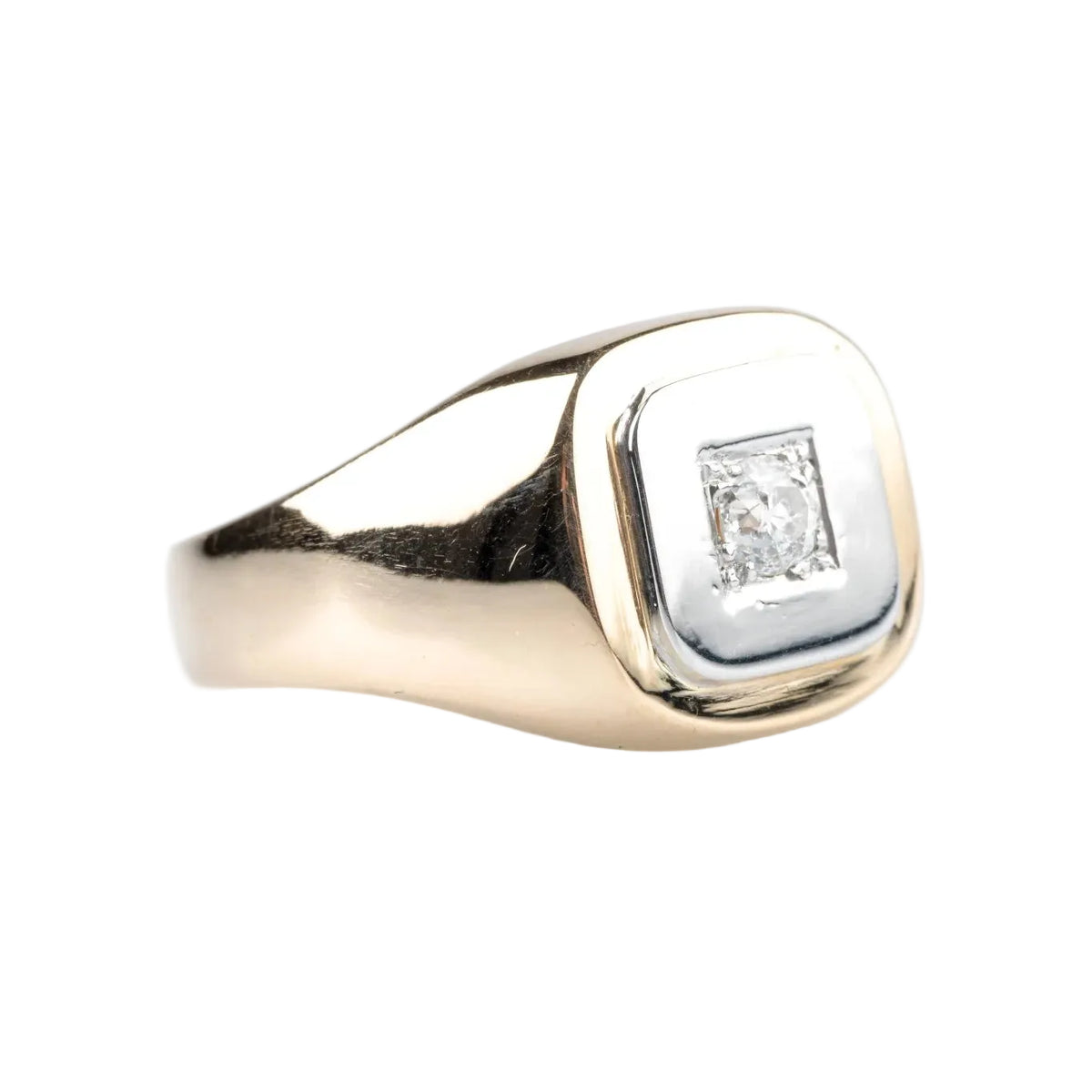 Beautiful signet ring in white gold, yellow gold, and diamonds