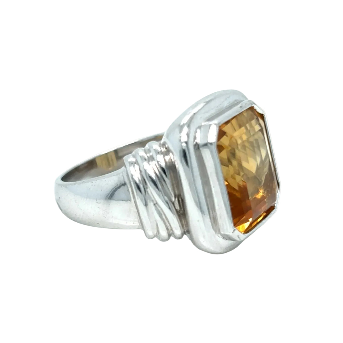 Cocktail Ring in White Gold and Citrine