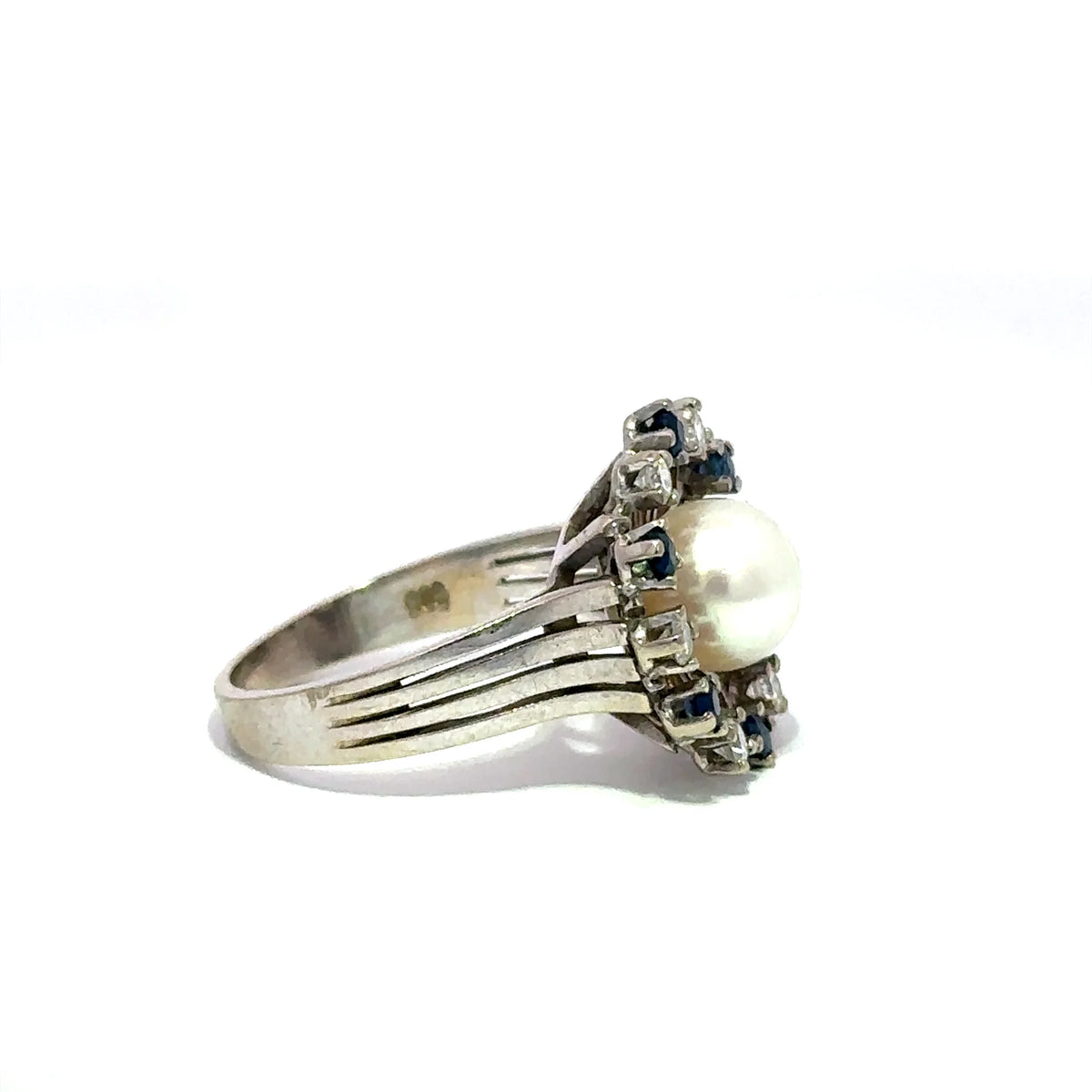 Marguerite Ring in Gold, Pearl, Sapphires, and Diamonds