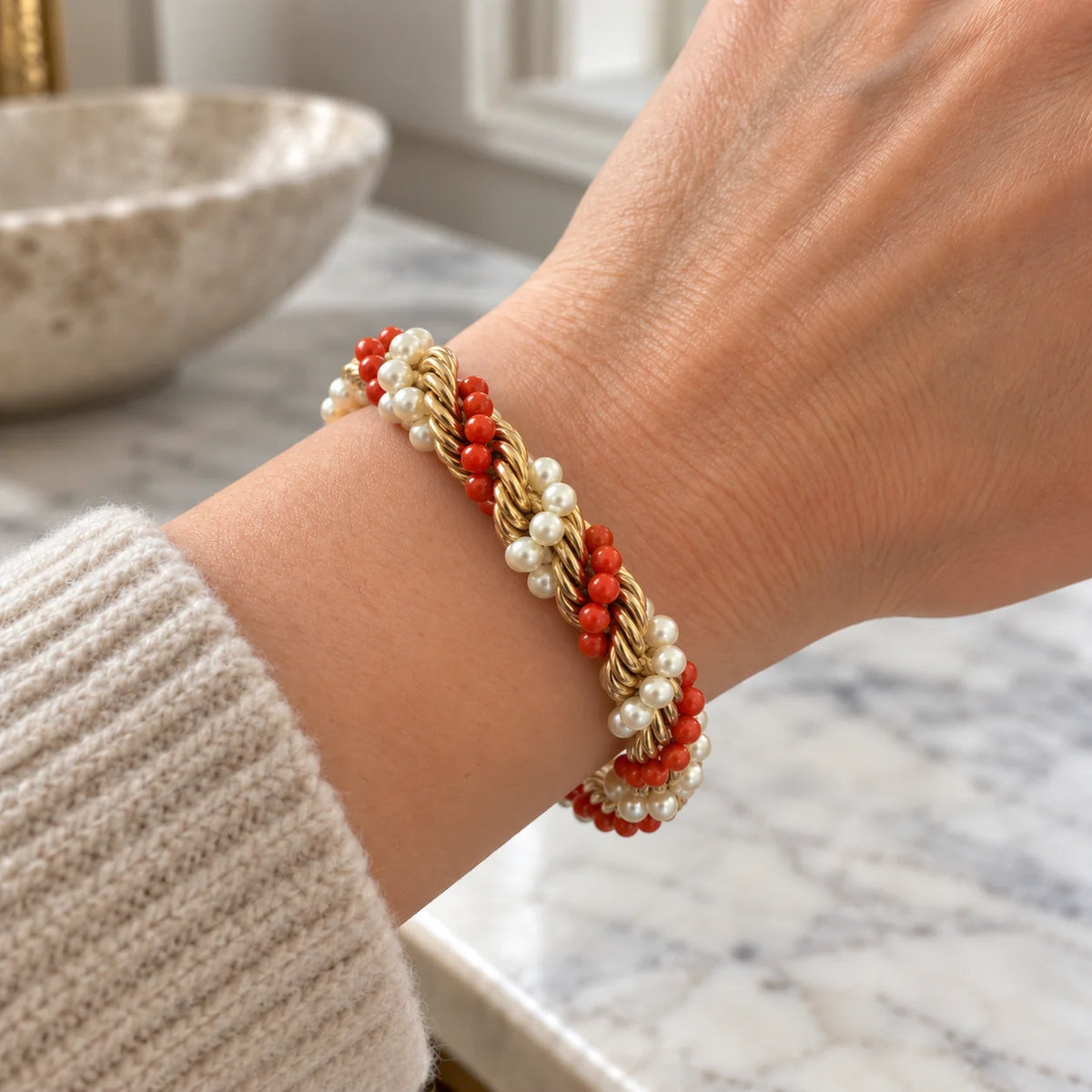 Flexible Yellow Gold Bracelet with Pearls and Coral