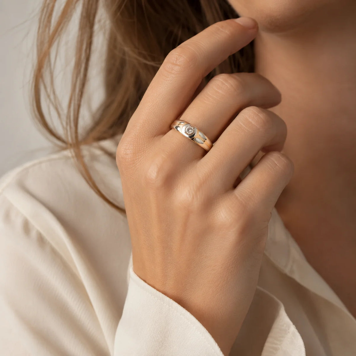 Bague Jonc en or blanc, or rose et diamant