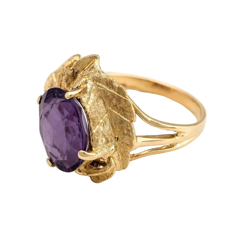 Yellow Gold and Amethyst Ring