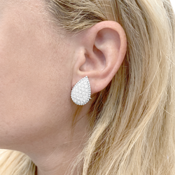 Boucles d'oreilles Boucheron "Serpent Bohème motif L", or blanc, diamants.