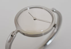 Georg Jensen dame, "Vivianna" Bangle Watch, numérotée 227, Circa 1970 - Castafiore
