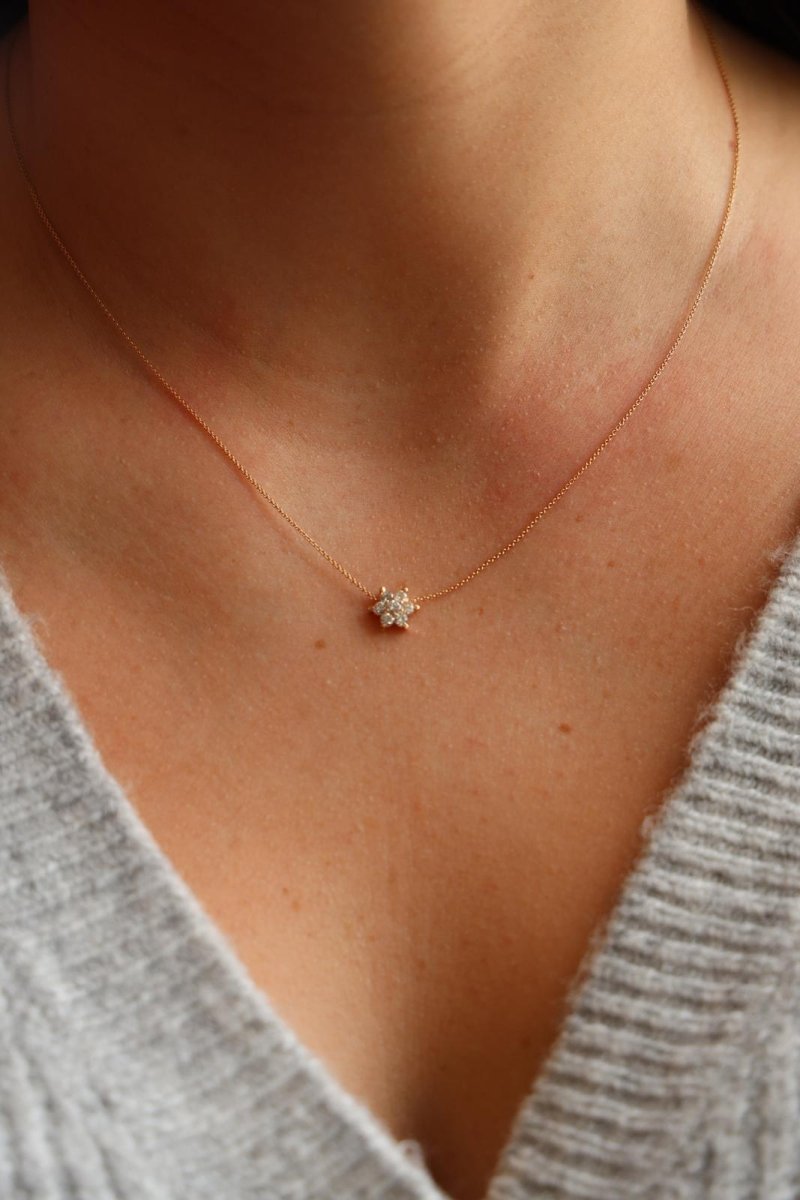 Ginette NY Collier "Diamond Star Necklace" en or rose et diamants - Castafiore