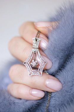 Grand pendentif Art Déco or blanc et diamants - Castafiore