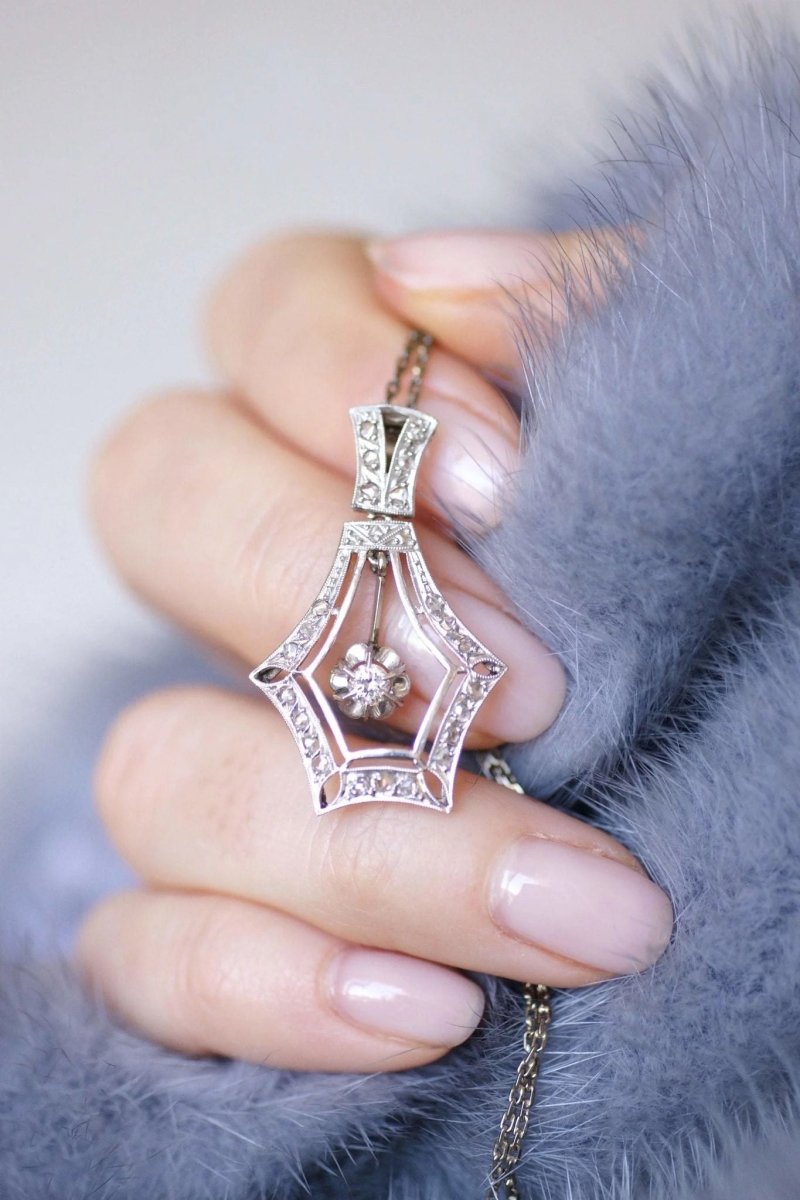 Grand pendentif Art Déco or blanc et diamants - Castafiore