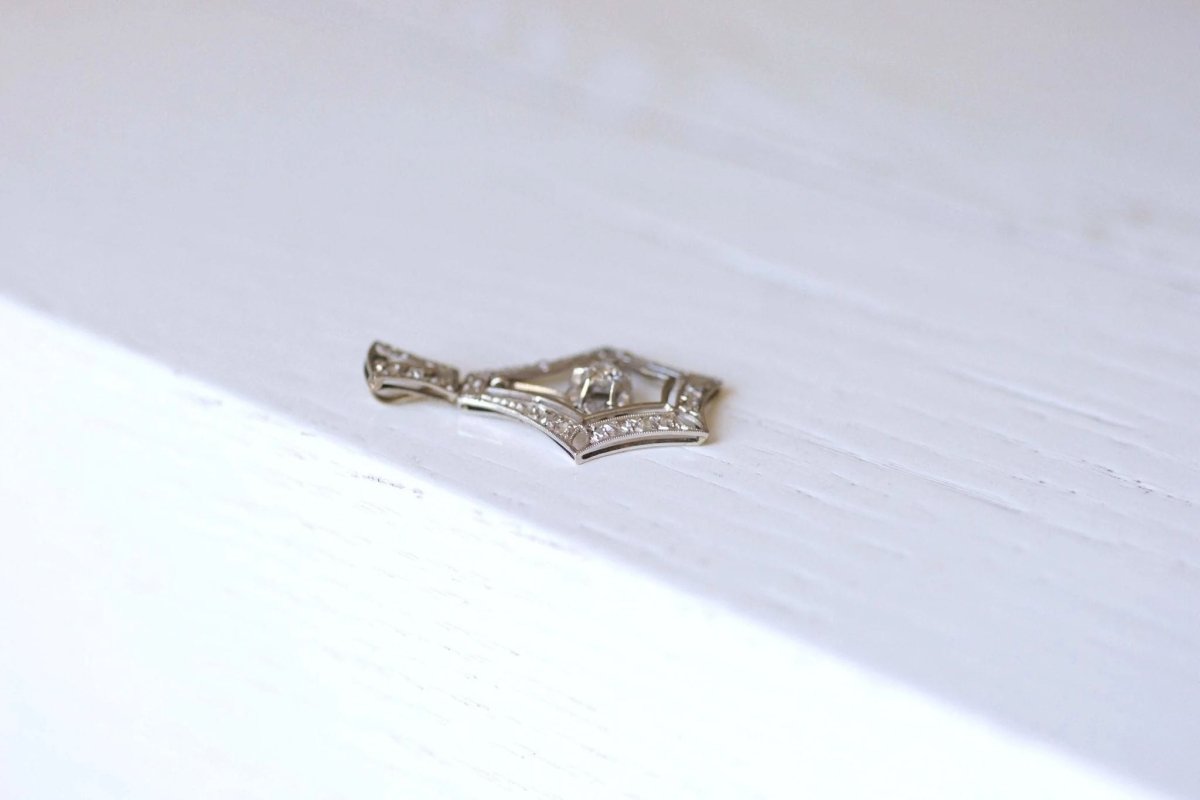 Grand pendentif Art Déco or blanc et diamants - Castafiore