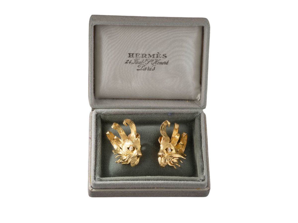 HERMÈS Paire de boucles d'oreilles "Mistigri" en or - Castafiore