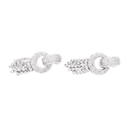 Boucles d'oreilles pendantes, or blanc et diamants.