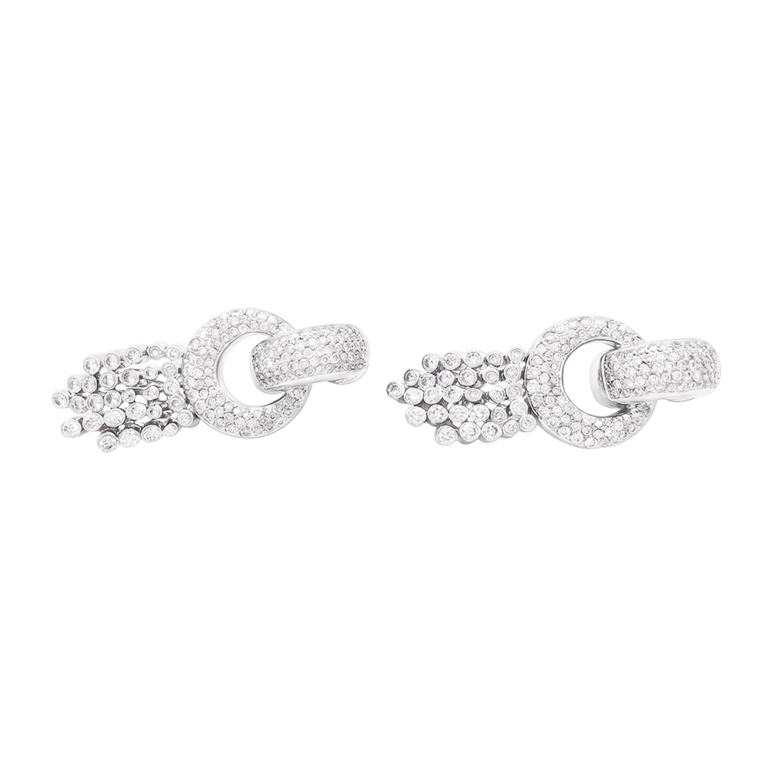 Boucles d'oreilles pendantes, or blanc et diamants.