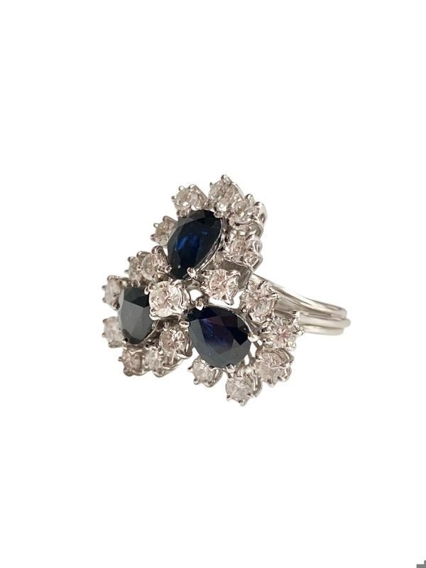 Importante bague en or blanc 18k saphirs et diamants - Castafiore
