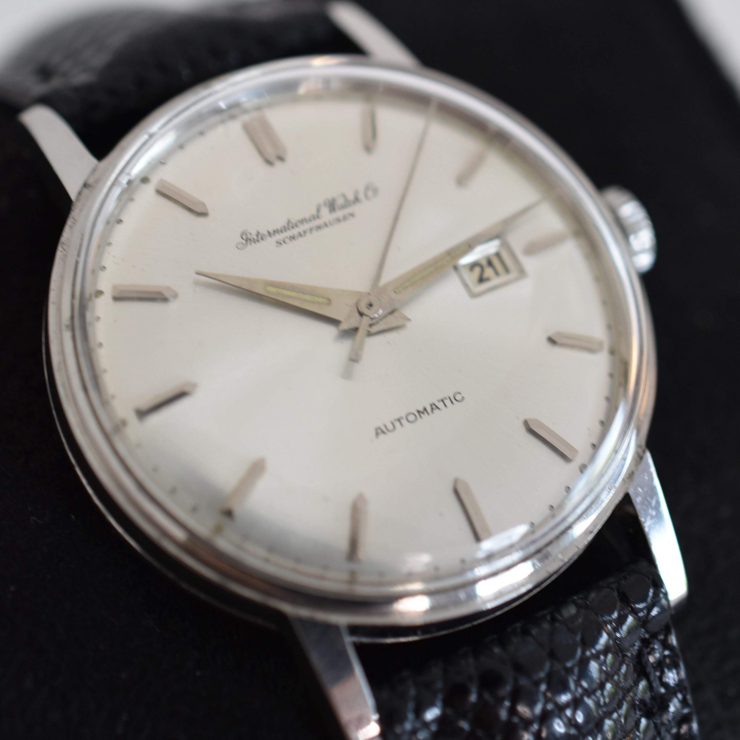 Montre IWC Classique en acier et cuir