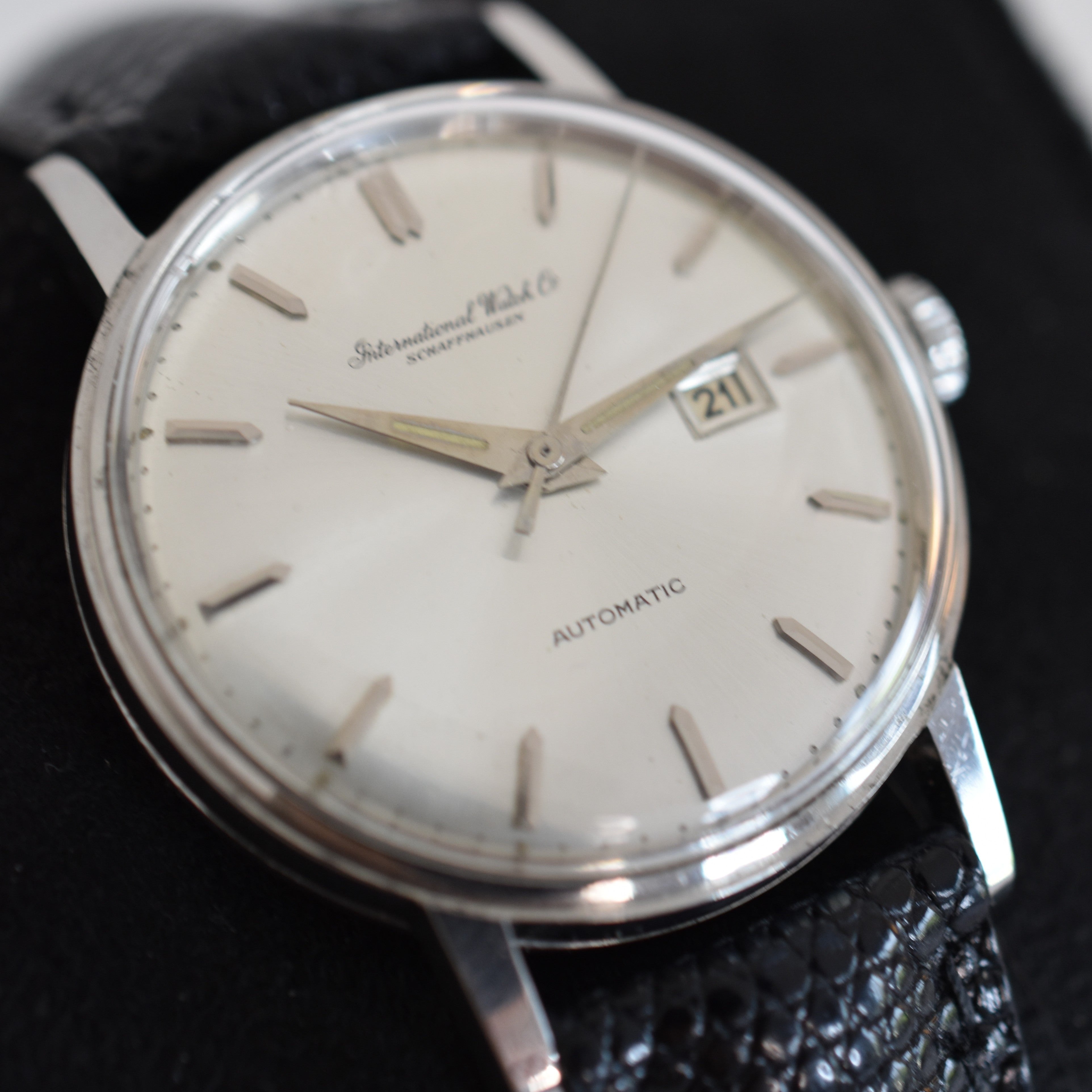 Montre IWC Classique en acier et cuir